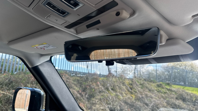 Land Rover Defender 3.0 D300 SE 110 5dr Auto Diesel Estate